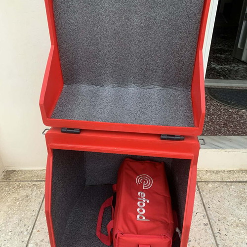 Efood delivery box with coffee carrying bag used