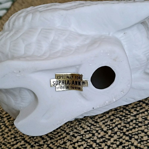 White decorative dove Sophia-Ann like new