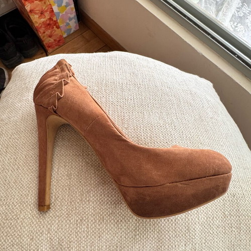 Camel suede Bershka pumps like new, size 37, 12cm heel