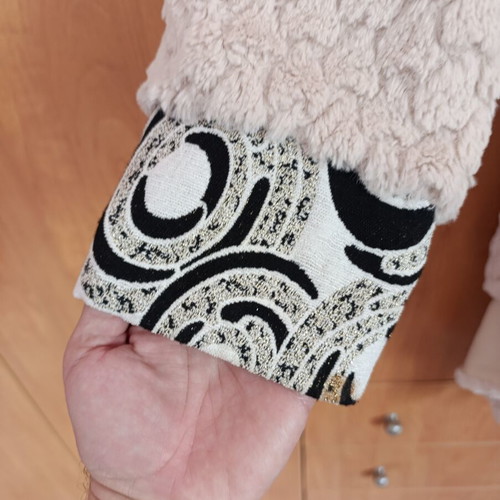 Nidodileda white cardigan with black belt like new