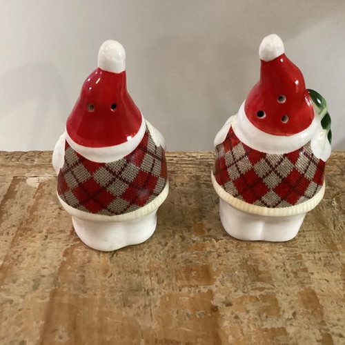 Christmas salt and pepper shakers unused, set of 2
