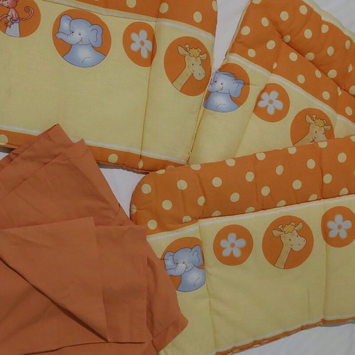 United Colors of Benetton baby bedding set used, yellow and brick with jungle animals