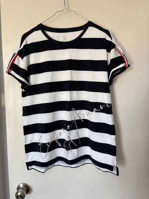 Γυναικεία μπλούζα Emporio Armani Large με στάμπα καινούργια