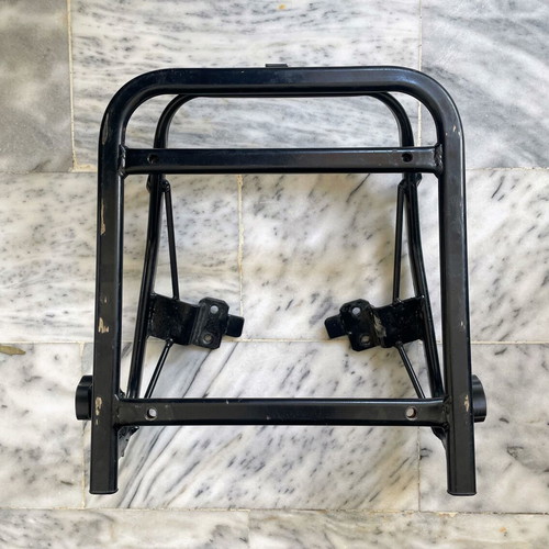 Delivery rack used with tilt mechanism and free anti-theft locks