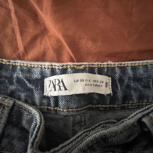 Zara jeans size 38 like new, blue