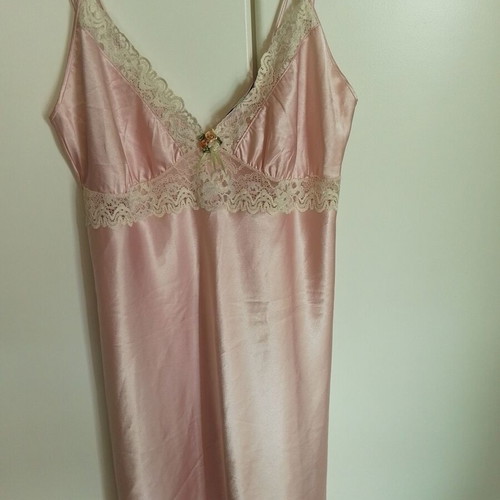 Nota Lingerie nightgowns set of 2, satin salmon and cotton white with pink details