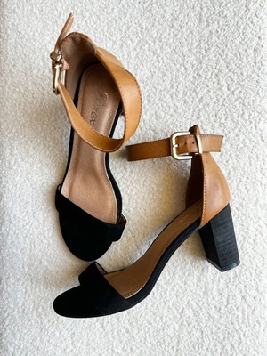 Parex two-tone high heel shoes size 37 used