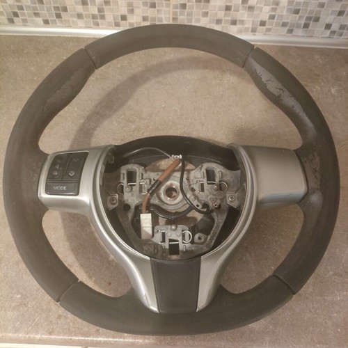 Steering wheel Toyota Yaris MK3 2013 used