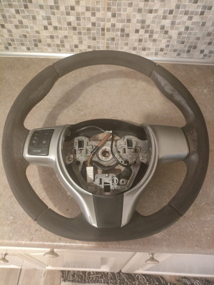 Τιμόνι Toyota Yaris MK3 2013 μεταχειρισμένο