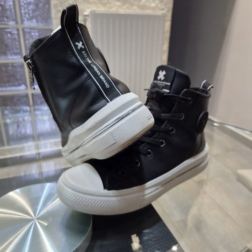 XTI Kids sneakers boots size 38 used, black and white
