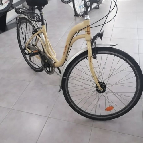Matrix Donna 28'' city bike used with Shimano and Abus lock
