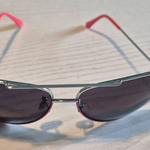 Pink sunglasses like new