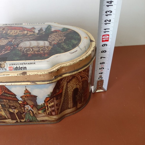 Gottfried Wicklein vintage metal cookie tin with Nuremberg scenes