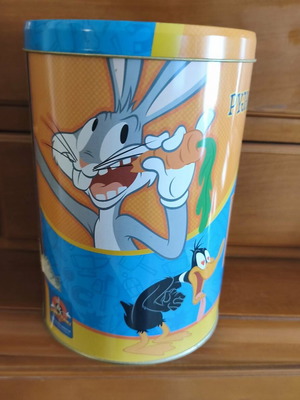 Looney Tunes Apple Funwear Pyjamas metal box used
