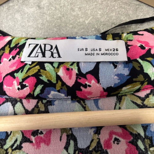 Zara floral dress size S like new, long with V neckline and belt