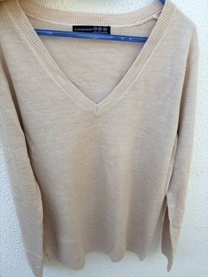 Atmosphere long-sleeve knitted blouse with neckline like new, size M