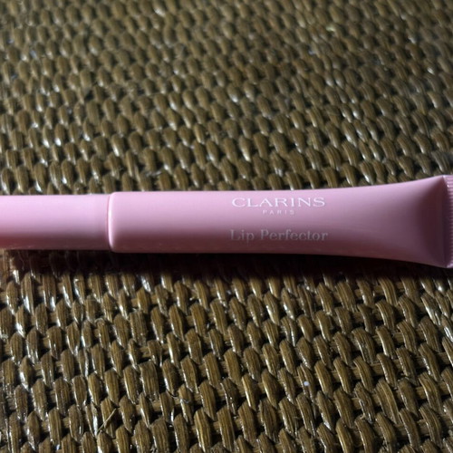 Clarins Lip Perfector 21 soft pink with glitter, like new