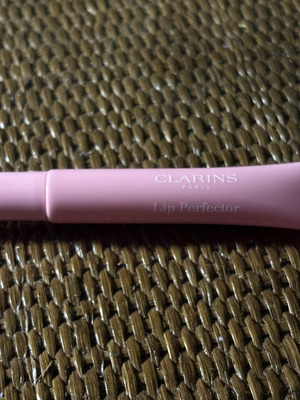 Clarins Lip Perfector 21 soft pink with glitter, like new