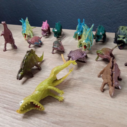 Vintage Plastic Dinosaur Figures used, 70s set