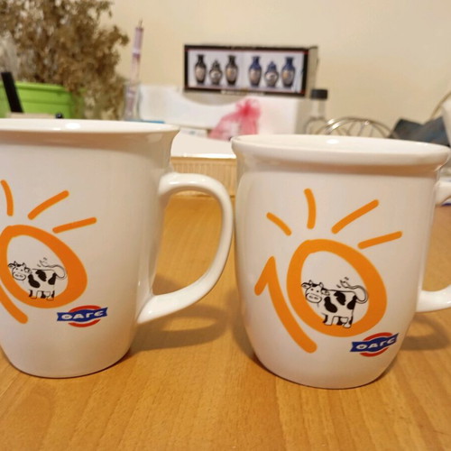 Mugs two large like new