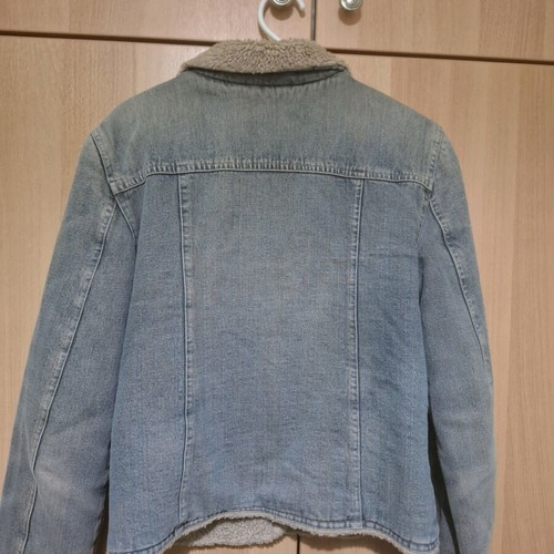 Denim jacket with fur lining