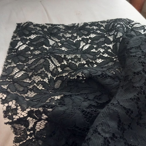 Guipure lace fabric black, like new, 85cm width, 2.85m length