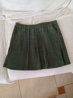 Benetton skirt green, like new, small size