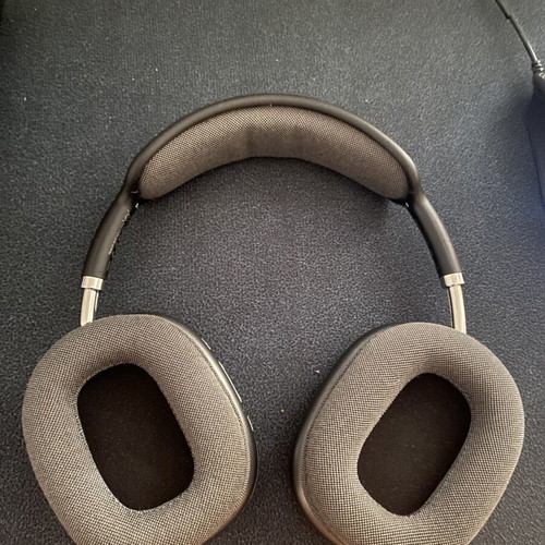 Max headphones wireless, like new
