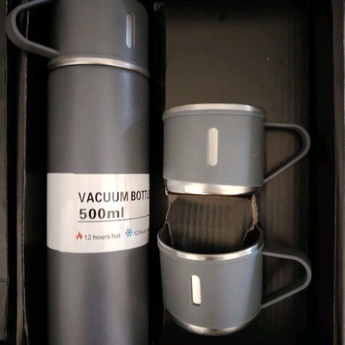 Vacuum bottle 500ml with 3 cups unused
