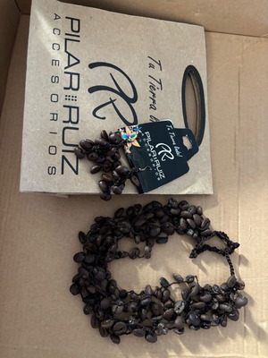 Coffee bean jewelry set like new, Colombian with gift bag