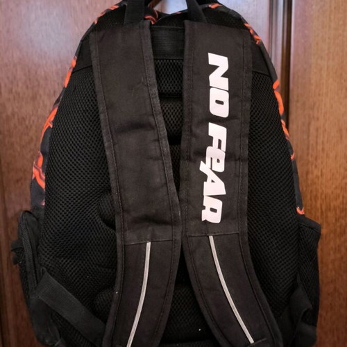 No Fear school backpack in very good condition with defective pocket