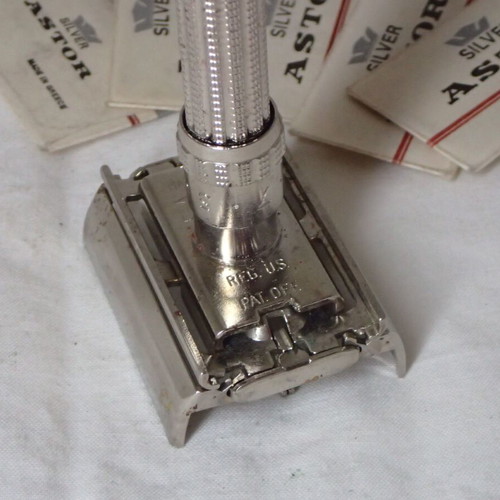 Gillette Slim Adjustable 1-9 DE safety razor 1966 used with blades