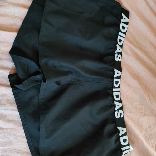 Adidas shorts large like new, black