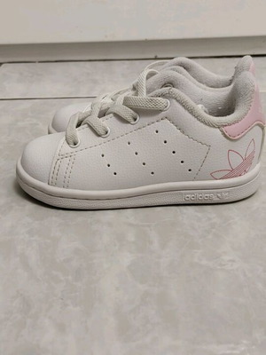Adidas βρεφικά παπούτσια για κορίτσι 23 σαν καινούργιο