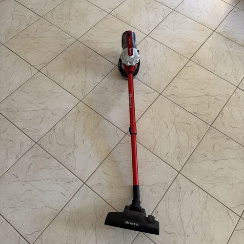Electric stick vacuum cleaner