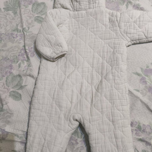 Unisex white baby romper like new, 74cm