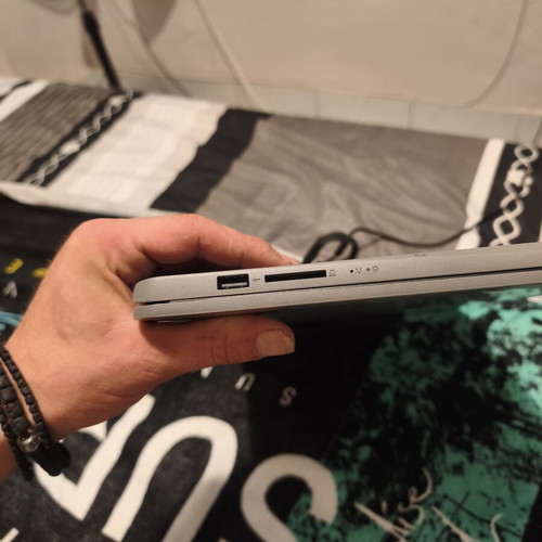 Lenovo laptop like new, AMD Ryzen, 16GB RAM, 500GB SSD, 15-inch