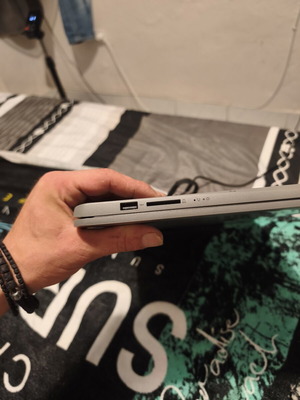Lenovo laptop like new, AMD Ryzen, 16GB RAM, 500GB SSD, 15-inch