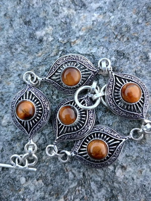 Tiger eye bracelet new, brown