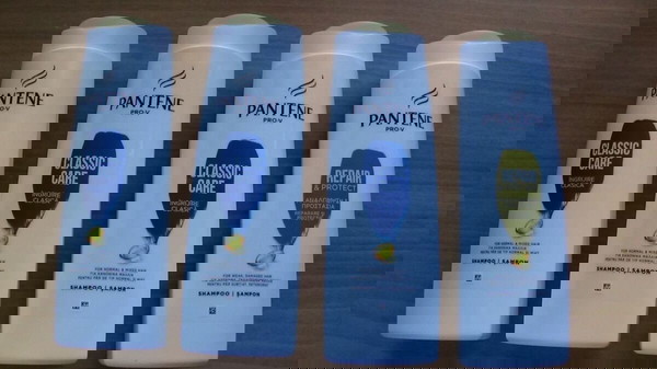 Τέσσερα τεμάχια shampoo Pantene PRO-V των 360 ml