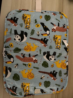 Mustela baby seat liner like new, size 38x29