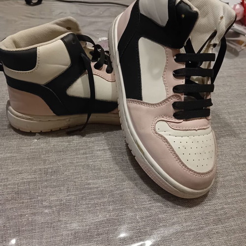 Athletic shoes used, size 35