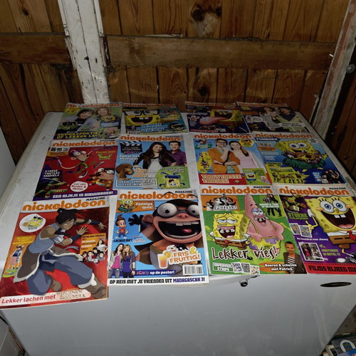 Set of 26 Nickelodeon Magazines with SpongeBob, Korra, Turtles, iCarly