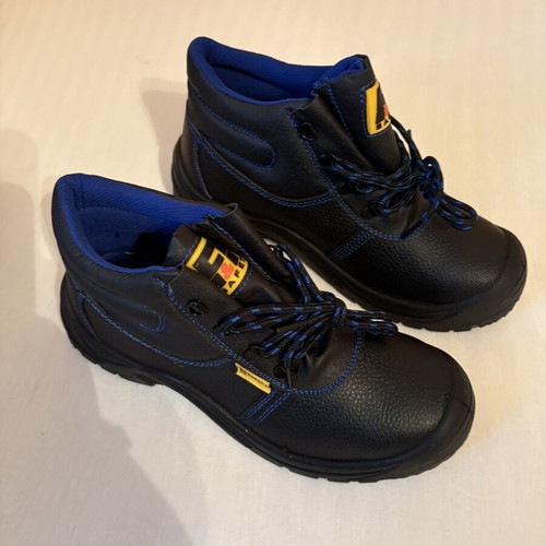 Men's Work Boots like new, size 41, black
