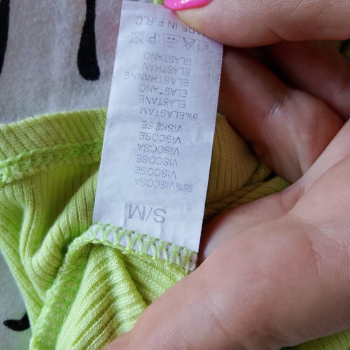 Sleeveless top S/M in excellent condition, green and yellow