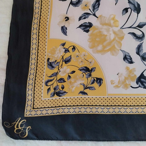 Silk floral scarf vintage used, 68 cm square