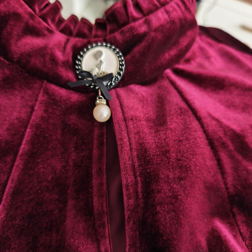 Plush blouse with short sleeves size M like new
