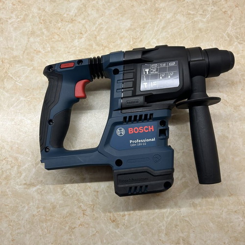 Bosch tools with 3 4.0Ah batteries and carrying case new
