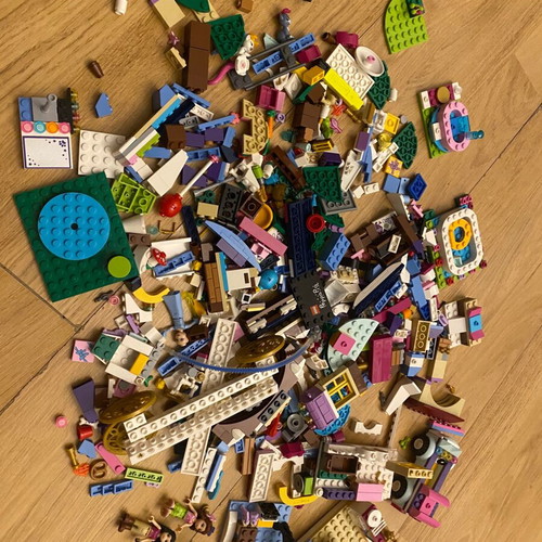 Lego like new for hours of creative play