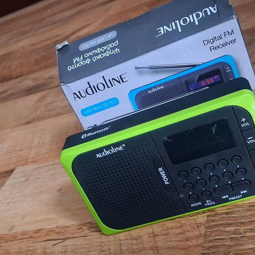 Audioline TR-10 Bluetooth radio speaker like new rechargeable USB